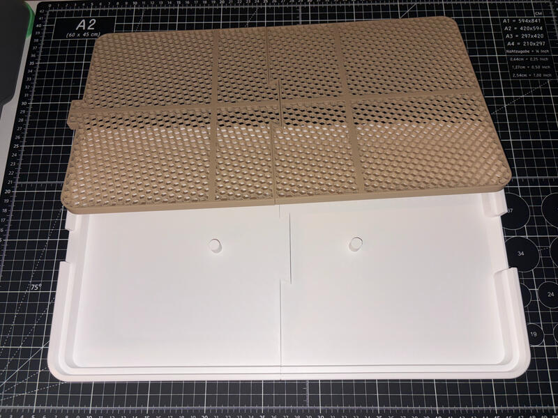 Cat Litter Floor Tray (2 of 3)